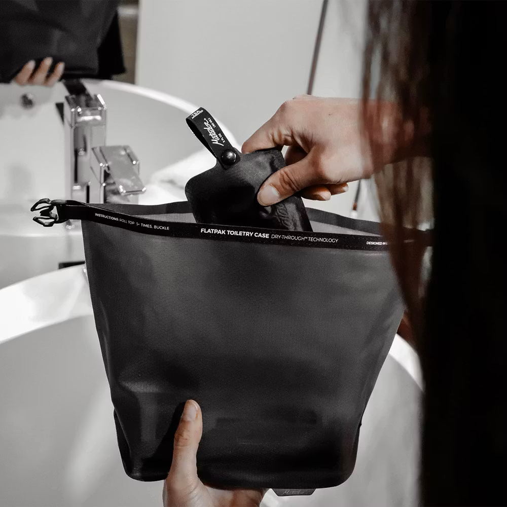 Toiletry bag, Pouch, Black bag, Zipper, Flatpak toiletry case