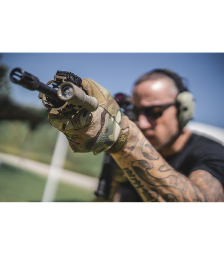 Person, Tätowierung, Schusswaffe, Waffe, Mann