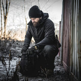 Person, Sitzen, Kleidung, Handschuh