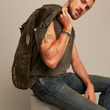Mantel, Jacke, Hosen, Weste, Tätowierung