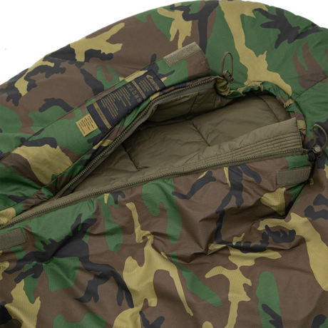 Carinthia - Defence 4 woodland Grösse L (3-Jahreszeiten-Schlafsack)