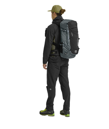 TRAVERSE 40 Rucksack, 40 Liter (black raven)