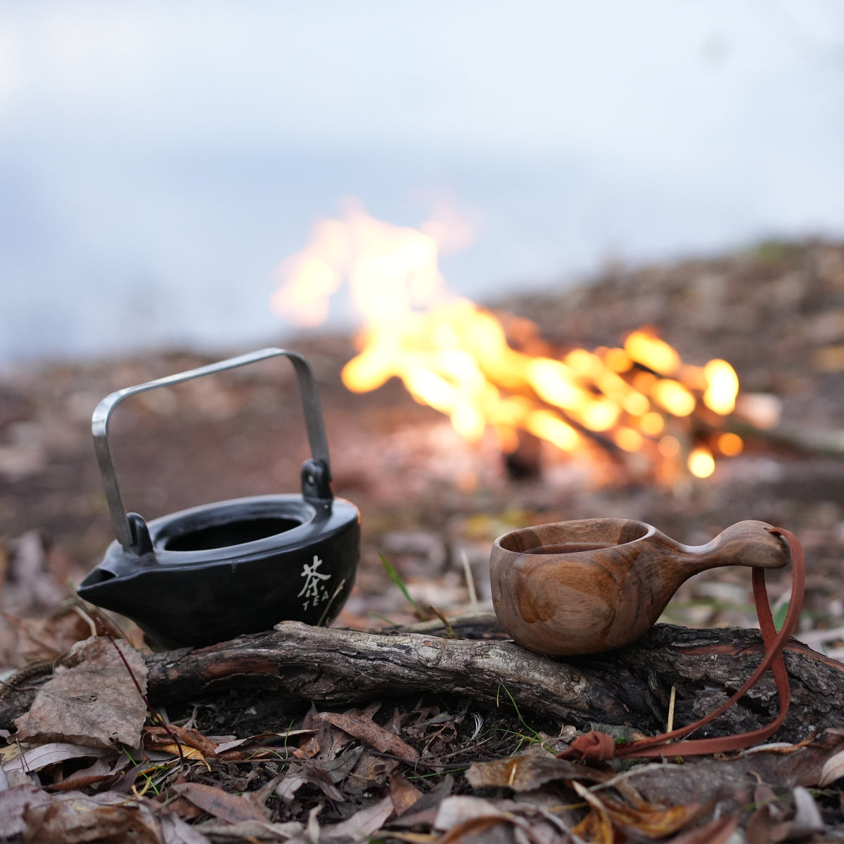 Kaffeekanne, Teekanne, Holzbecher, Lagerfeuer-Set, Outdoor-Set